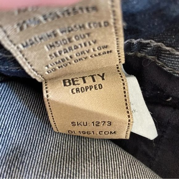 DL1961 Betty Cropped Jeans Dark Wash Size 29 - Picture 8 of 10